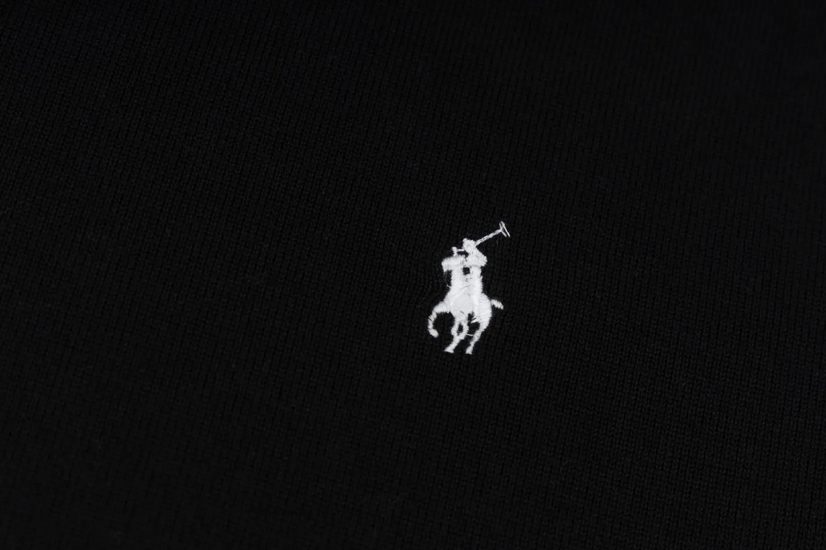 P206 #R80 Ralph Lauren Knitted Pony Embroidered Round Neck Pullover Sweater Official Website Synchronized Same Style for Men and Women Sizes: S-XL Color: White Blue Khaki Army Green Dark Gray Gray Navy Red Label Navy Blue White Label Black White Label Black Red Label Classic Cotton Yarn 100% White Cotton High Quality Goods Classic styles have always been popular! The workmanship details are very good! The simple round neck pullover sweater is always the standard, with classic brand embroidery on the chest! All major stars have the same style! Best for couples. High quality goods! Xinjiang cotton micro-elastic and smooth fabric has excellent quality. Pure cotton is soft and skin-friendly. Size: S M L